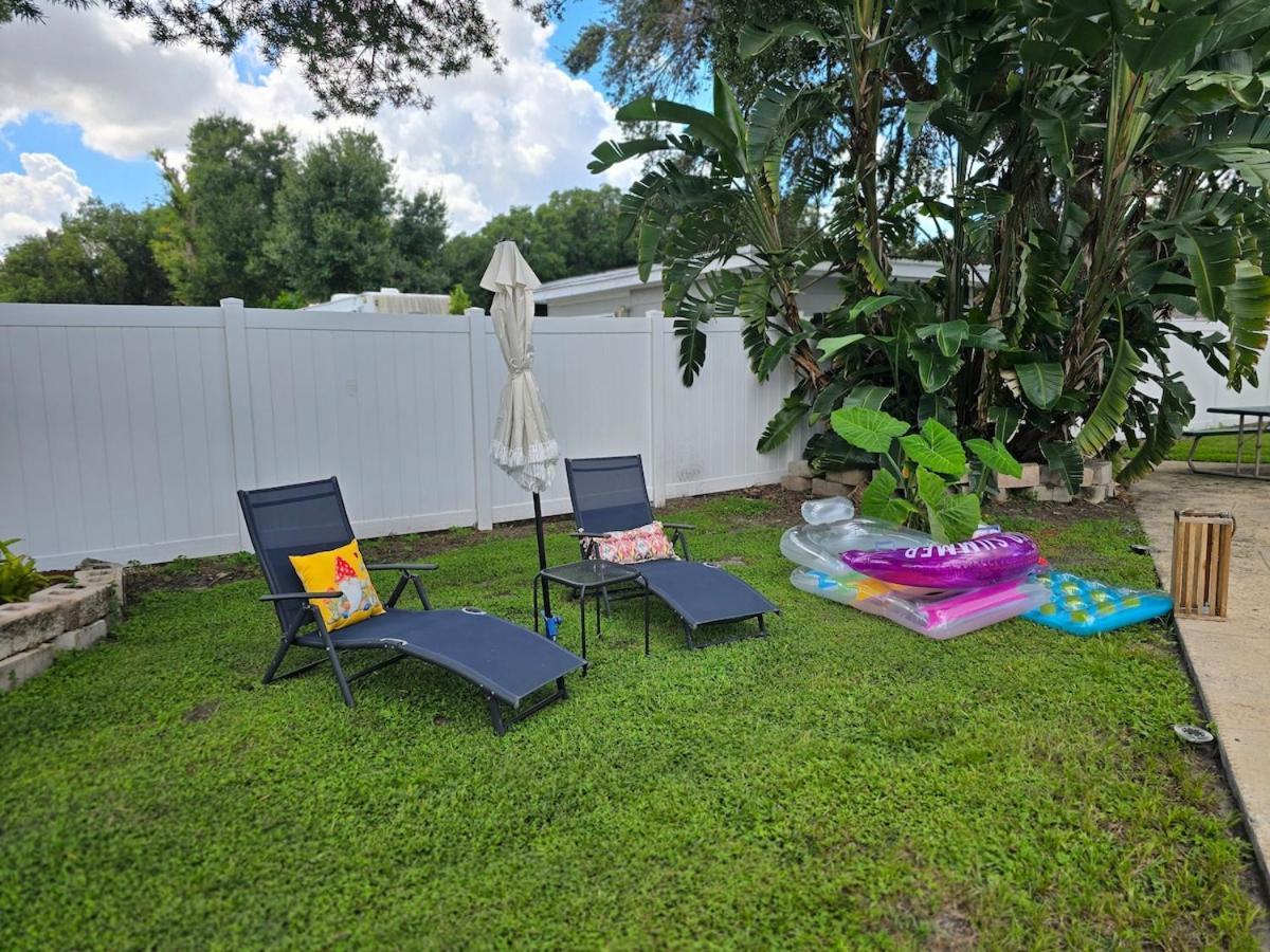 Apartment Sunshine Haven, Poolside Bliss, Disney, Game *